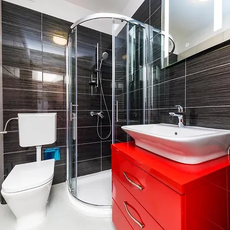 Vranjic Sleeps 8 With Pool Air Con And Wifi فيلة سبليت